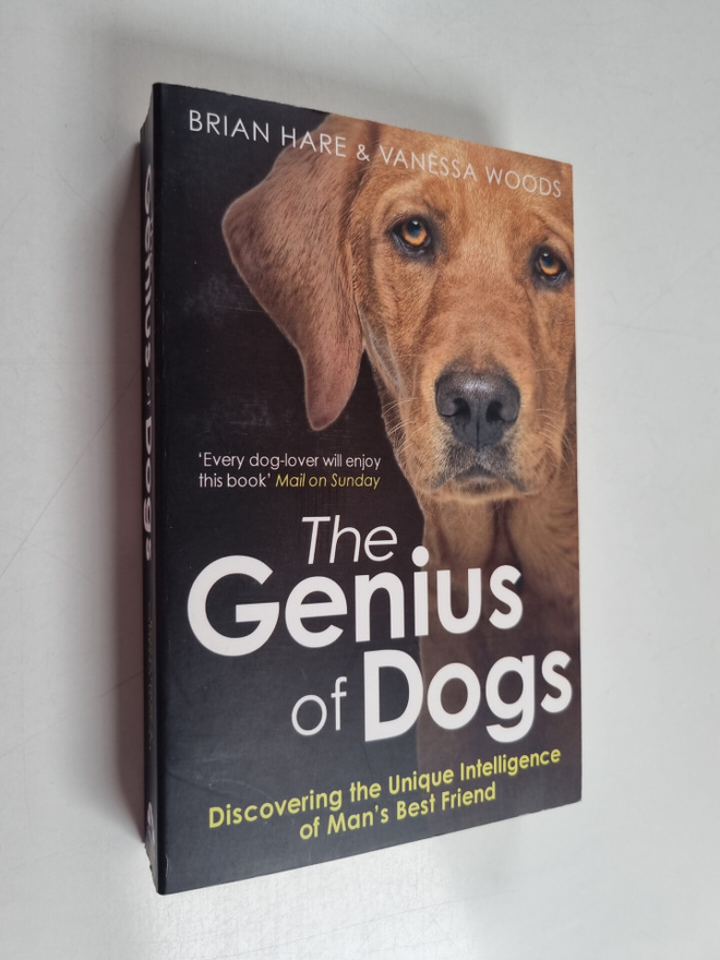 Brian Hare ym. : The Genius of Dogs : discovernig the uni...